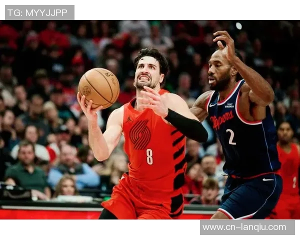 快船豪取三连胜冲击附加赛距离第十名开拓者仅差两场胜利